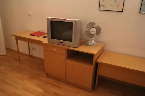 וינה Suite Hotel 200M Zum Prater בית הארחה