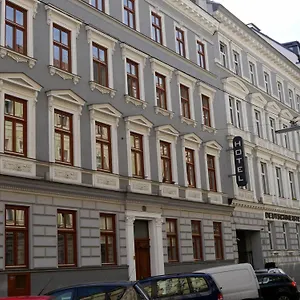 4* Hotell Caratart Bombolo
