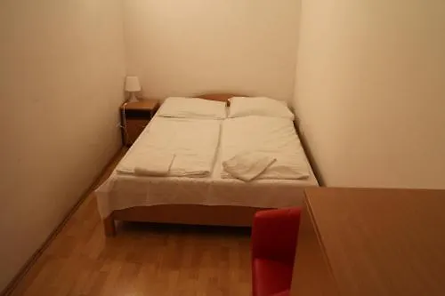 Suite Hotel 200m zum Prater Wien 3*,