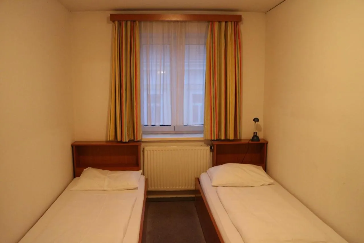 Suite Hotel 200M Zum Prater Βιέννη 3*,